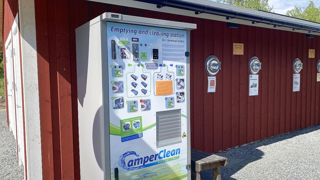Automat fra CamperClean, for å tømme toalettkasetten